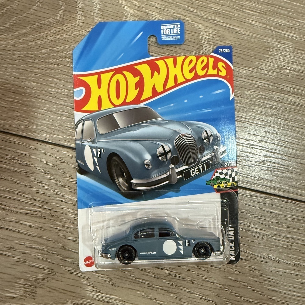Hot Wheels Jaguar MK1 Blue Race Day 2/10 Diecast Car